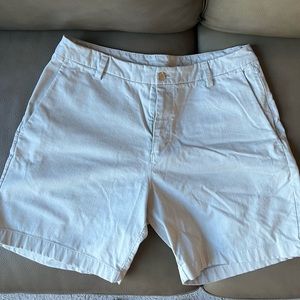 Lulu Lemon Commission Shorts (7 Inseam)